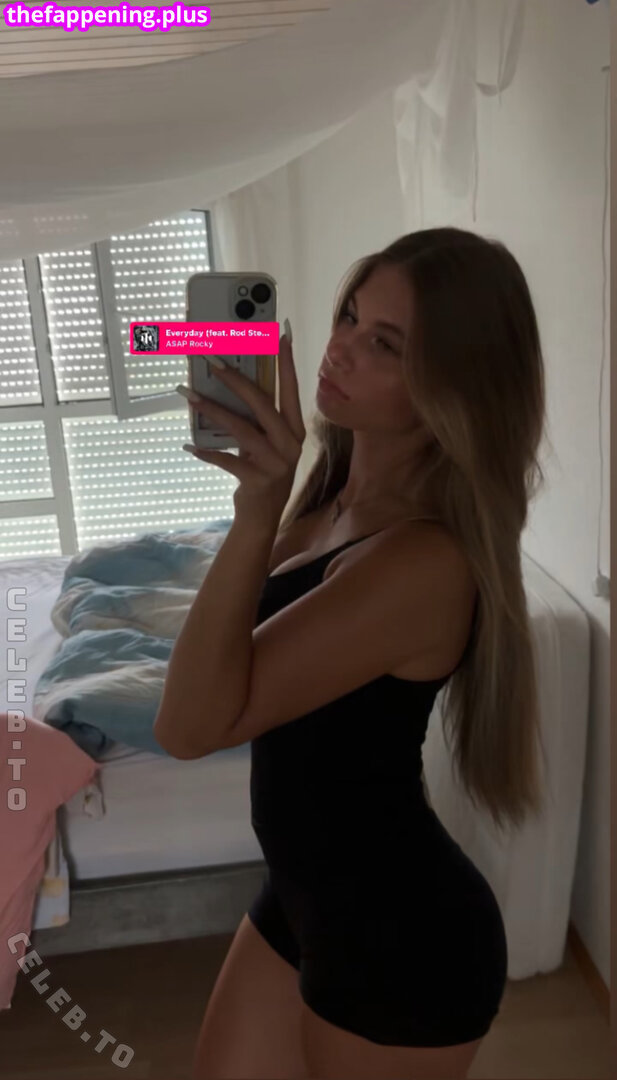 02.queenice / 18queenjce Fotografie OnlyFans Dezbrăcată #21