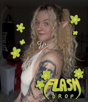 3eggsinatrenchcoat image