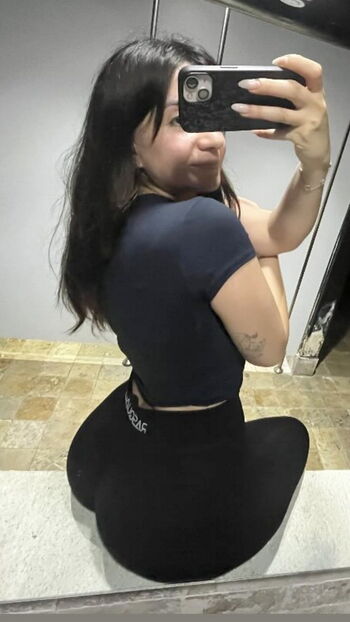 1itsmenazli page 3 image