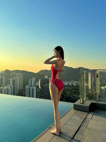 3u11erfly page 2 image