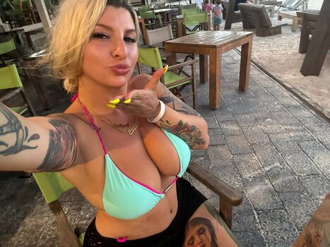 Aaliyahmaserati image