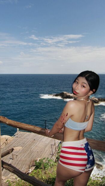 Aaomhelloo page 2 image