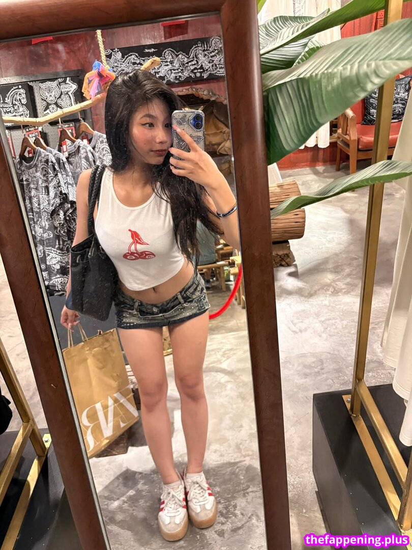 Saipetch B. / aaomhelloo Foto OnlyFans Nuda #212