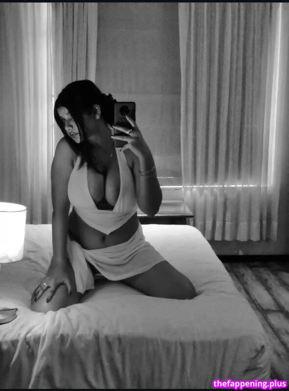 Aastha Singh / aasthaaax / voidedfiction Çıplak OnlyFans Fotoğrafı #4