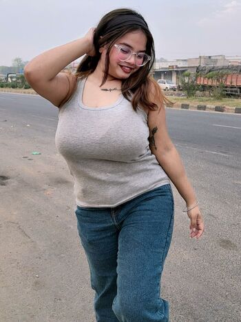 Aastha singh image