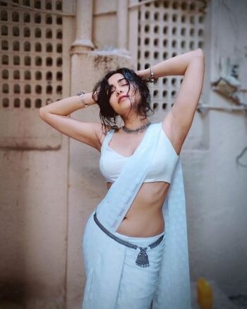 Adah sharma image
