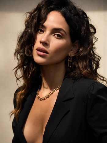Adria arjona image