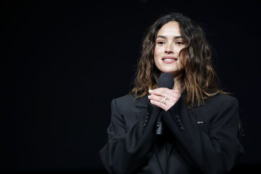 Adria arjona image