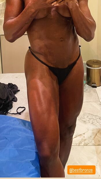 Adriana bombom 1 image