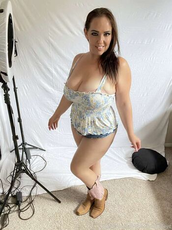 Adriana faye image