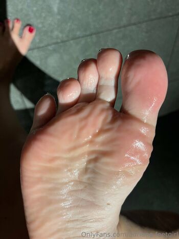 Adriana feetgirl page 11 image