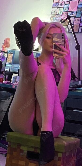 Adrianah lee 1 image