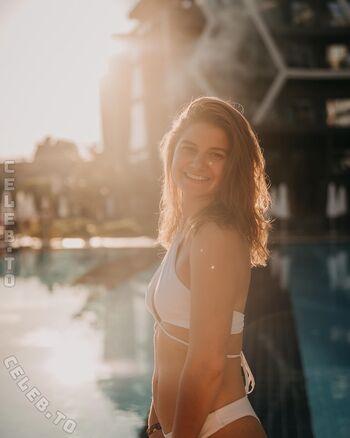 Adrianahunzinger image