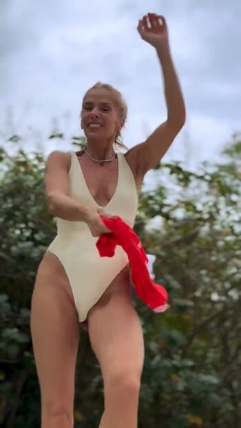 Adriane galisteu image