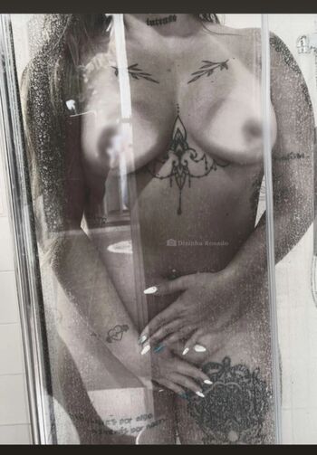 Adrii rosado image