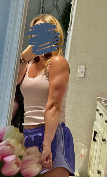 Affectionate ant7003 image