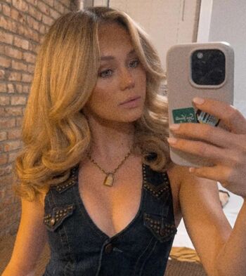 Ai generated celebrity nudes image