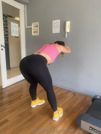 Ailin perez image