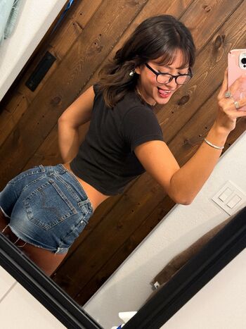 Aina loves page 3 image