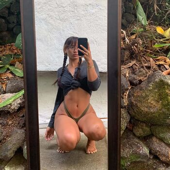 Aina loves image