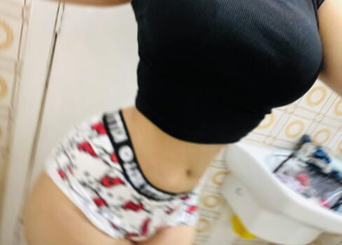 Ainnhoaaperez image