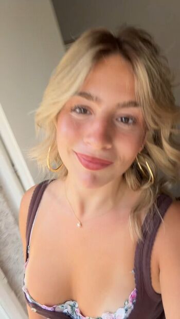 Ainsley rolstad image