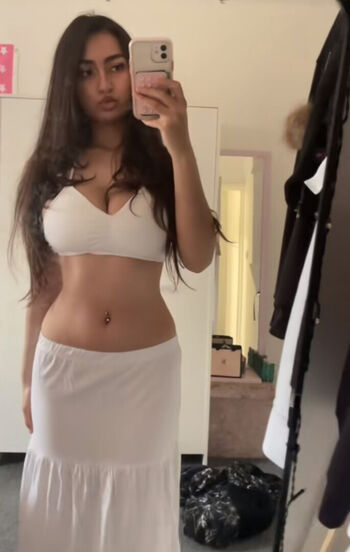 Aisha ali image
