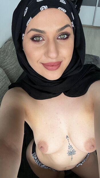 Aisha alma image