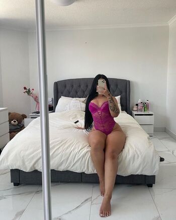 Alana rose olivia 1 image