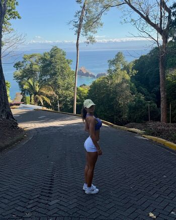 Alannalouise 1 image