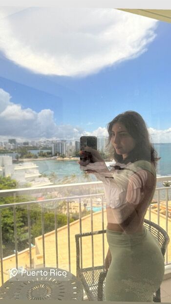 Albanian girls image