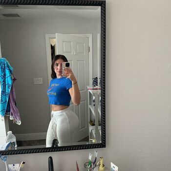 Albanian girls image