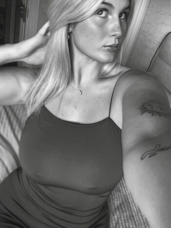 Aleeshahurleyyyy image