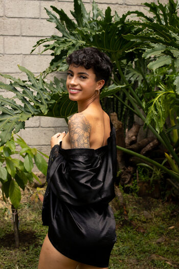 Alessandra rodriguez image