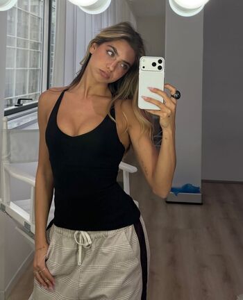 Alessia lanza image