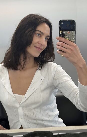 Alexa chung page 4 image