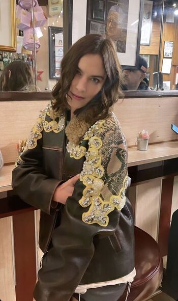Alexa chung page 3 image