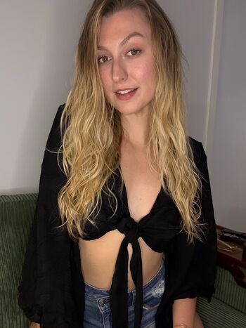 Alexa Grace