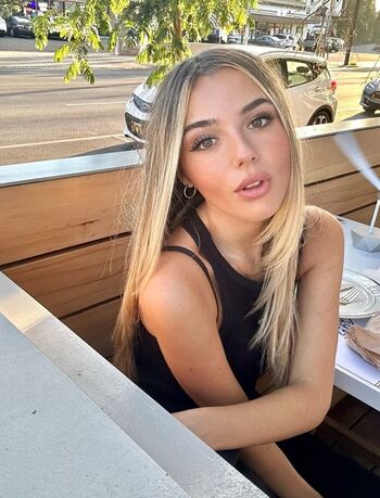 Alexa nisenson image