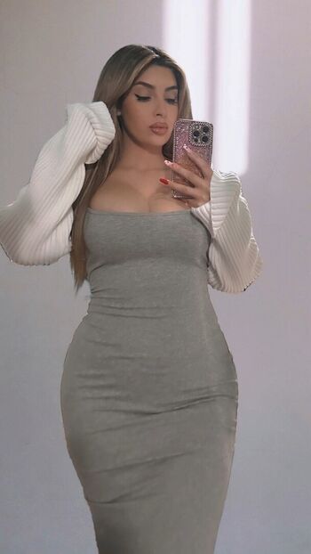 Alexalovemodel image