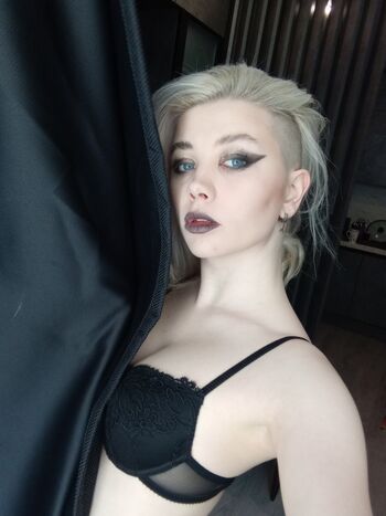 Alexandra bessonova 1 page 4 image