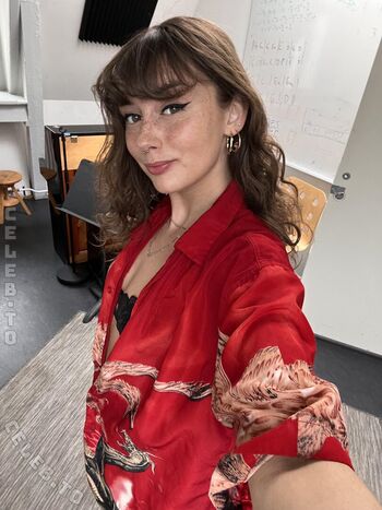 Alexia burns image