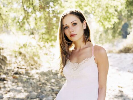 Alexis dziena image