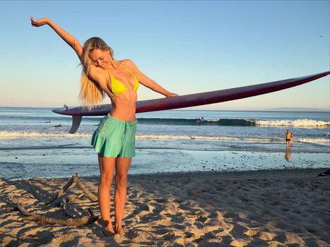 Alexis ren 1 image