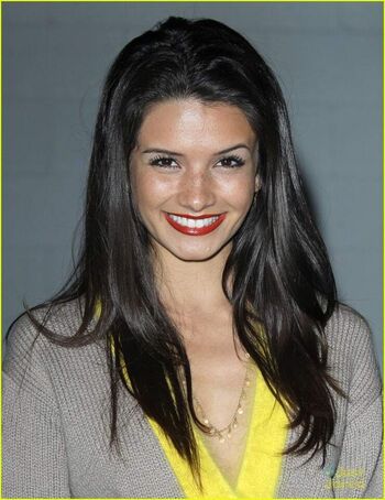 Alice greczyn 1 image