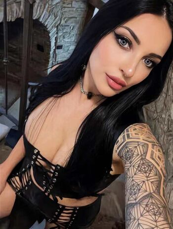 Alice lane pandini image