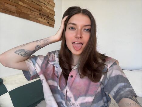 alice_notinwonderland