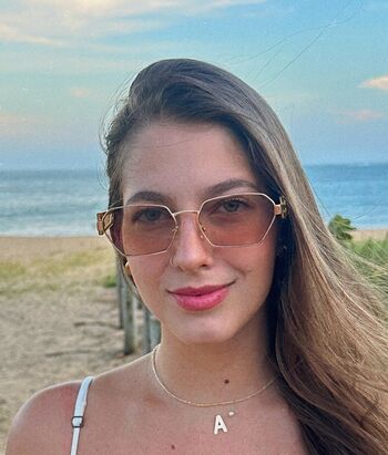 Alicia gomes oliveira image