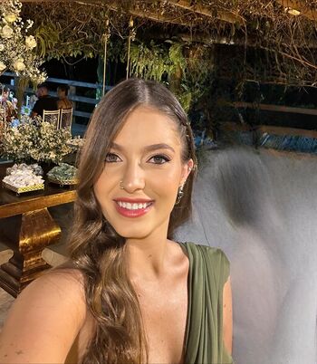 Alicia gomes oliveira image