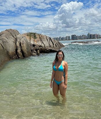 Alicia gomes oliveira image